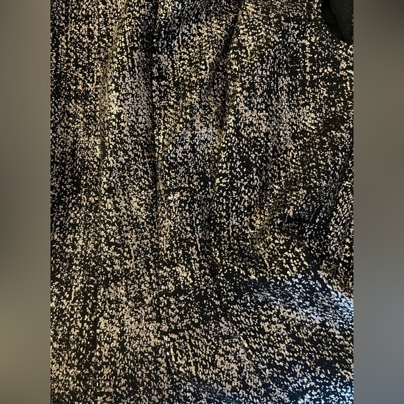 SIGNATURE by Robbie Bee A-Line Dress Women's PM Black/Gold Abstract Foil-Knit - Picture 3 of 3